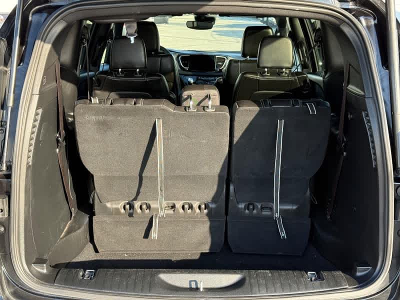 Used 2025 Chrysler Pacifica - photo 9