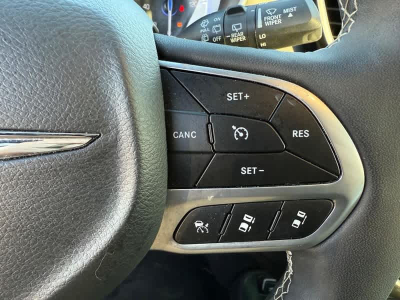 Used 2025 Chrysler Pacifica - photo 18