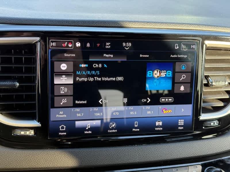 Used 2025 Chrysler Pacifica - photo 20