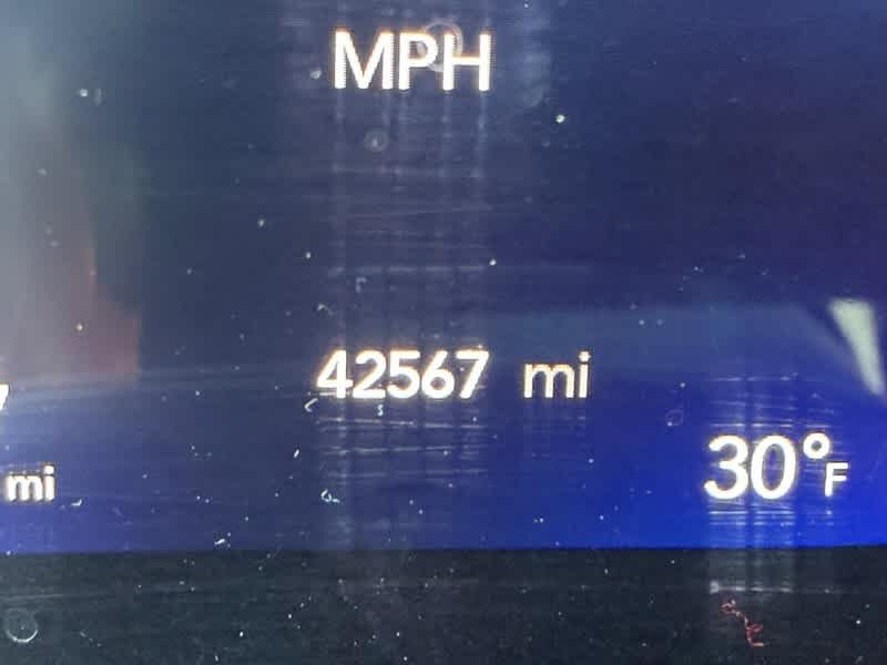 Used 2025 Chrysler Pacifica - photo 26