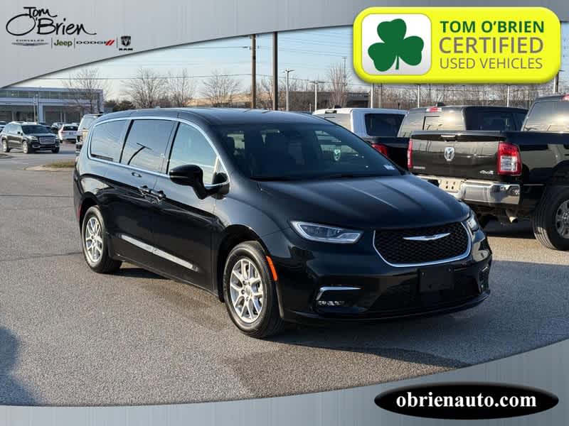 Used 2025 Chrysler Pacifica - photo 1
