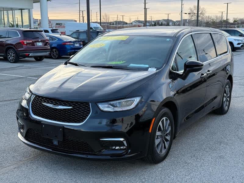 Used 2024 Chrysler Pacifica - photo 11
