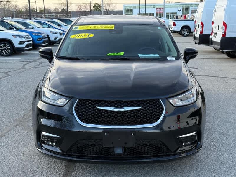 Used 2024 Chrysler Pacifica - photo 12