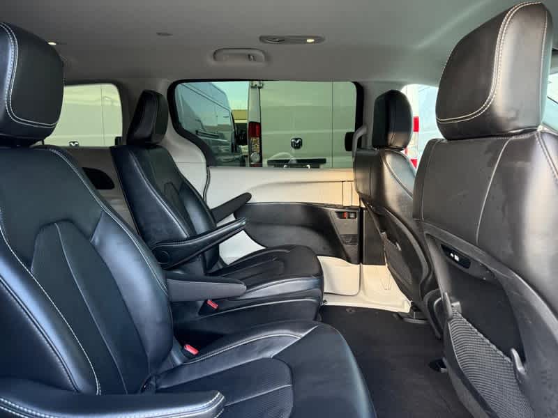 Used 2024 Chrysler Pacifica - photo 13