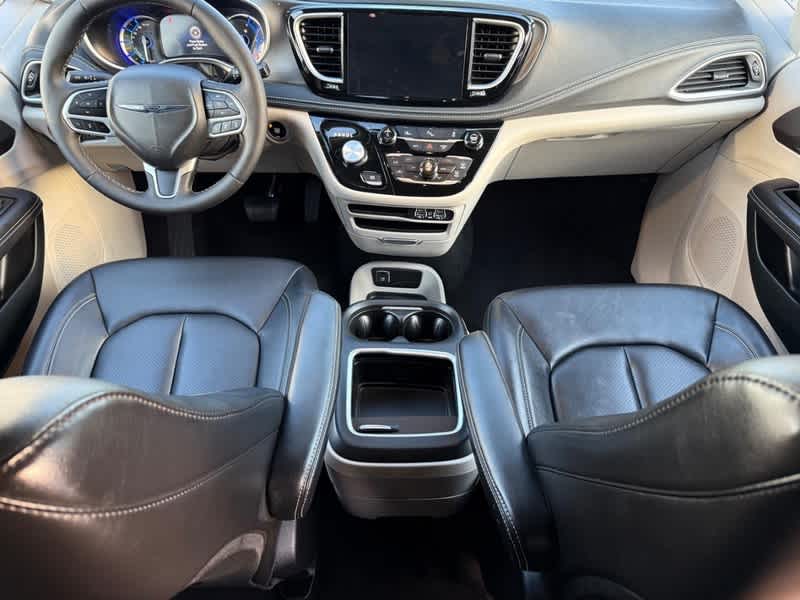 Used 2024 Chrysler Pacifica - photo 15
