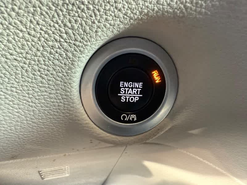 Used 2024 Chrysler Pacifica - photo 19