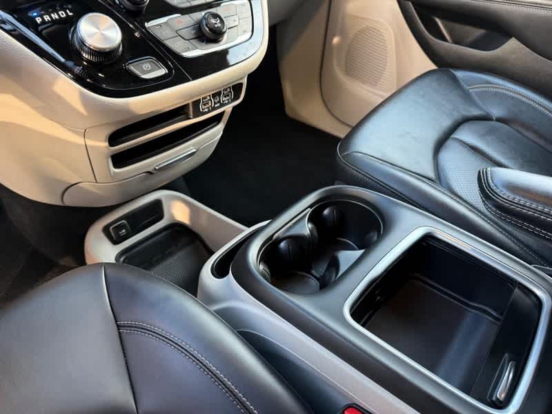Used 2024 Chrysler Pacifica - photo 23