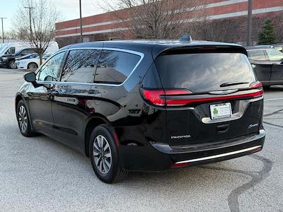 Used 2024 Chrysler Pacifica - photo 1