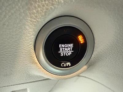 Used 2024 Chrysler Pacifica - photo 1
