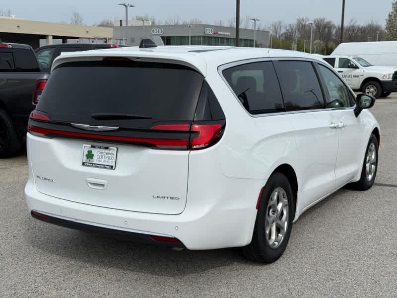 Used 2024 Chrysler Pacifica - photo 5