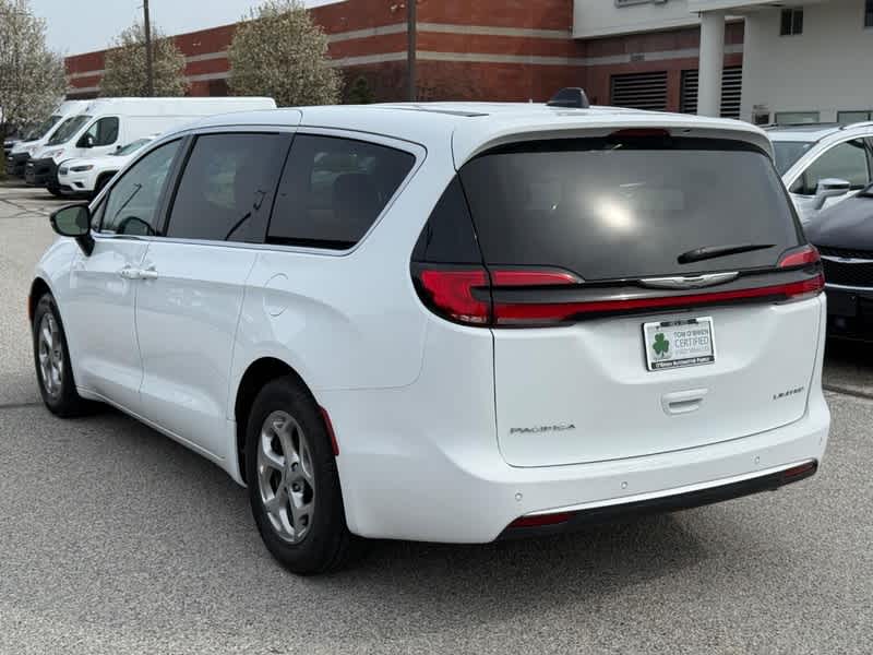 Used 2024 Chrysler Pacifica - photo 7