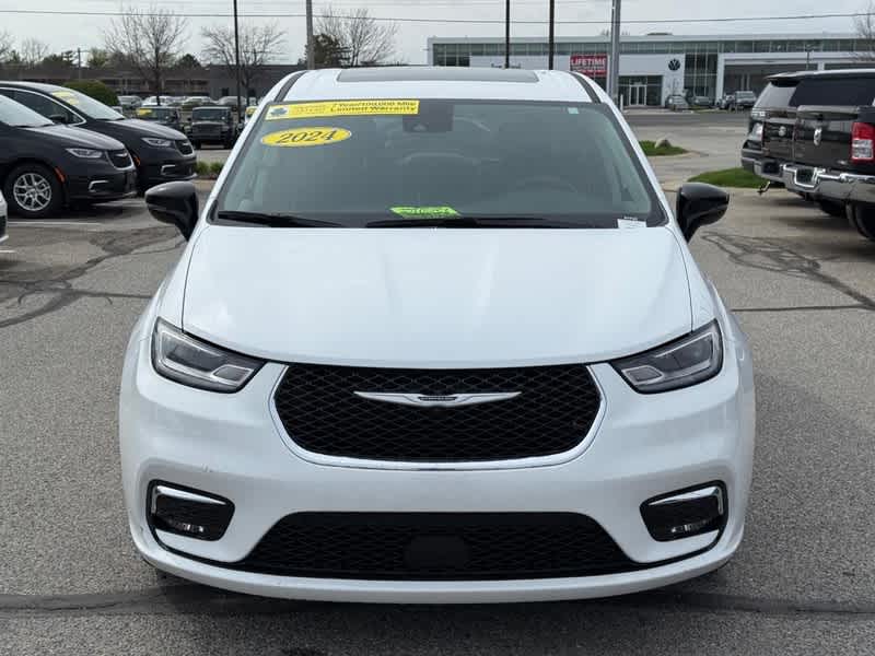 Used 2024 Chrysler Pacifica - photo 12
