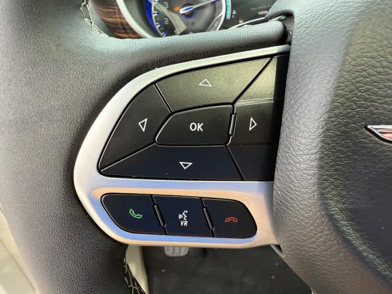 Used 2024 Chrysler Pacifica - photo 17