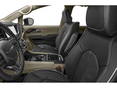 Used 2024 Chrysler Pacifica - photo 1