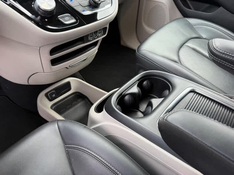 Used 2023 Chrysler Pacifica - photo 14