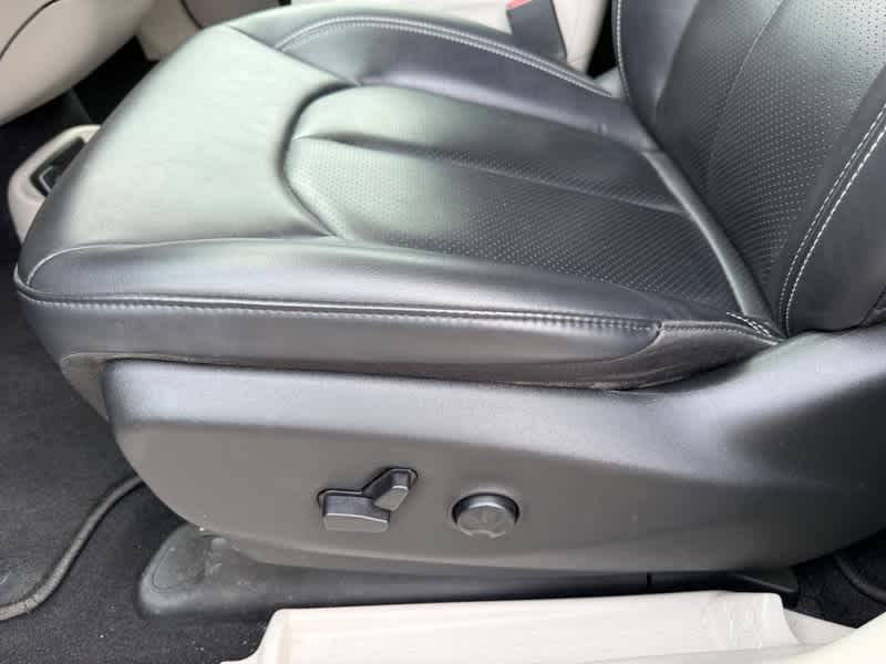 Used 2023 Chrysler Pacifica - photo 19