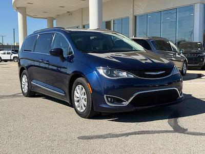 2017 Chrysler Pacifica FWD Minivan for sale #P19761 - photo 1