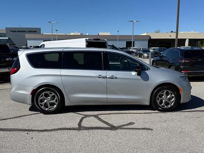 2024 Chrysler Pacifica FWD Minivan for sale #P1996 - photo 2
