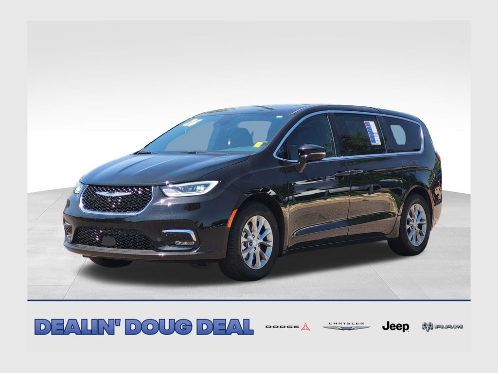 Used 2026 Chrysler Pacifica - photo 1