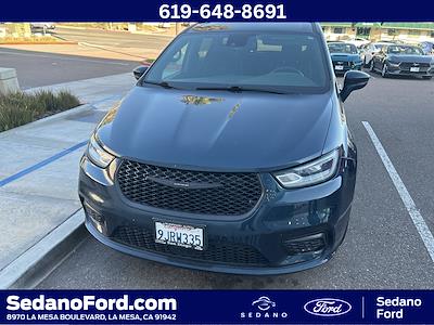 Used 2022 Chrysler Pacifica Touring L Minivan for sale #T103943 - photo 1