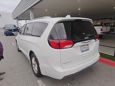 Used 2017 Chrysler Pacifica - photo 1