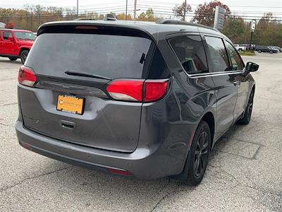2020 Chrysler Pacifica AWD Minivan for sale #D1279 - photo 2