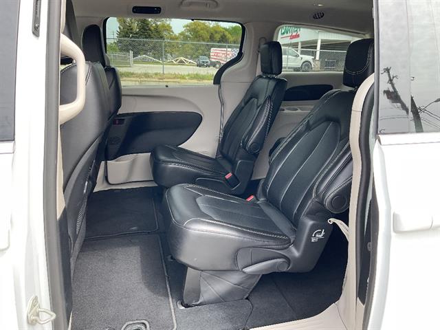 Used 2024 Chrysler Pacifica - photo 7