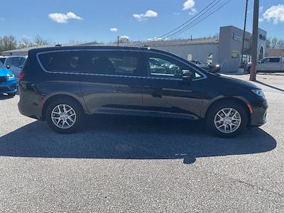 Used 2025 Chrysler Pacifica - photo 1
