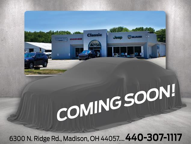 Used 2025 Chrysler Pacifica - photo 1