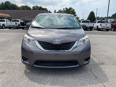 2014 Toyota Sienna FWD Minivan for sale #D14971B - photo 2