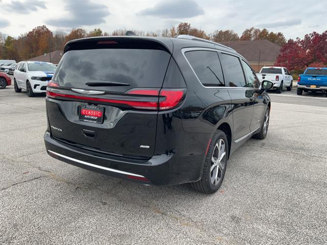 Used 2026 Chrysler Pacifica - photo 7
