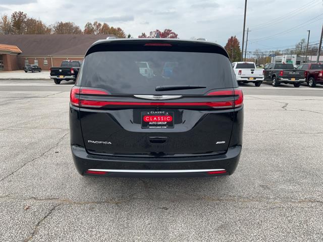 Used 2026 Chrysler Pacifica - photo 8