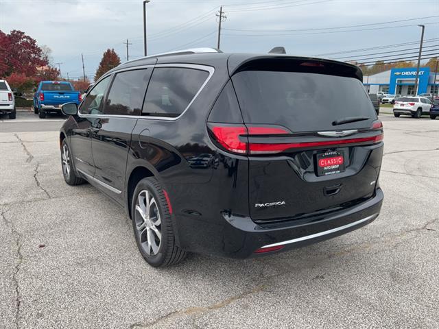 Used 2026 Chrysler Pacifica - photo 9