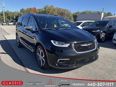 2021 Chrysler Pacifica AWD Minivan for sale #D15055A - photo 1