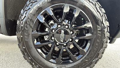 Used 2025 Chevrolet Silverado 2500 - photo 1