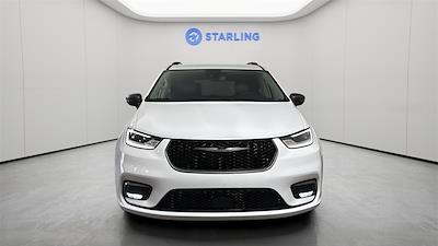 Used 2024 Chrysler Pacifica - photo 1