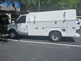 Used 2012 Ford E-350 - photo 8