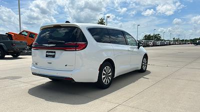2024 Chrysler Pacifica FWD Minivan for sale #A1216 - photo 2