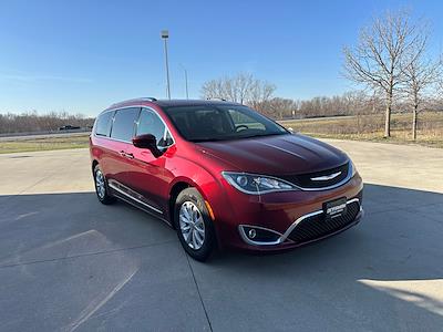 Used 2018 Chrysler Pacifica - photo 1