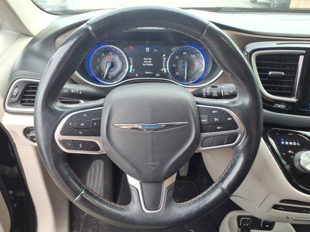 Used 2017 Chrysler Pacifica - photo 21