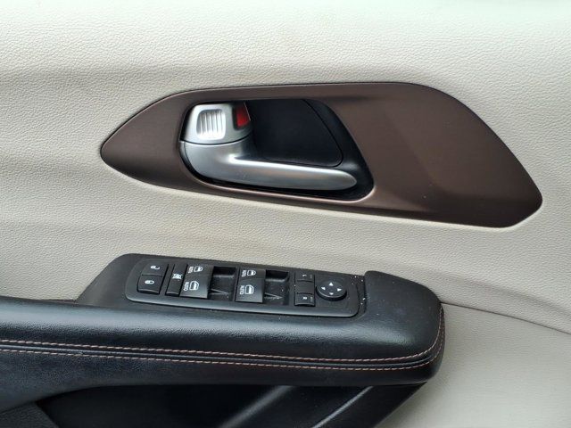 Used 2017 Chrysler Pacifica - photo 25