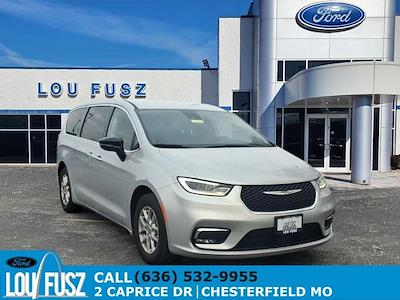 Used 2024 Chrysler Pacifica Touring L Minivan for sale #FZ04783P - photo 1