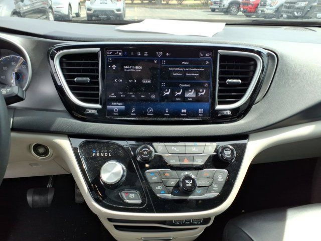 Used 2023 Chrysler Pacifica - photo 14