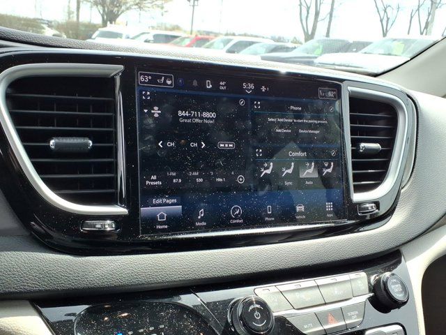 Used 2023 Chrysler Pacifica - photo 15