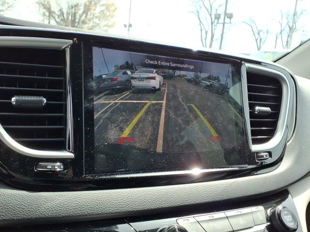 Used 2023 Chrysler Pacifica - photo 17