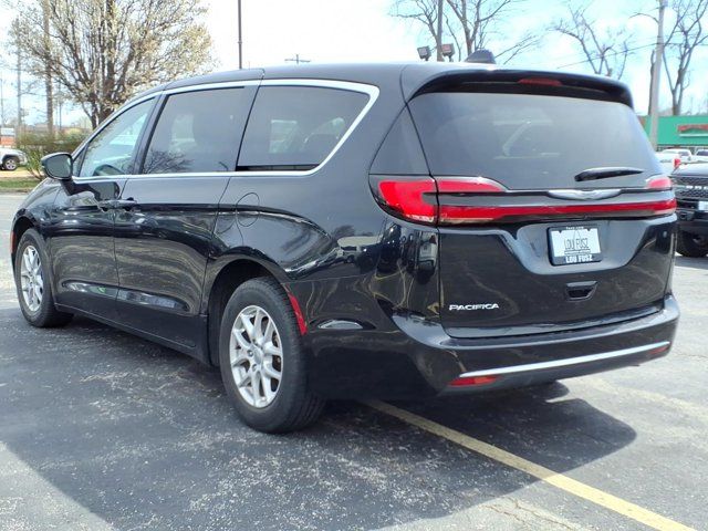 Used 2023 Chrysler Pacifica - photo 9