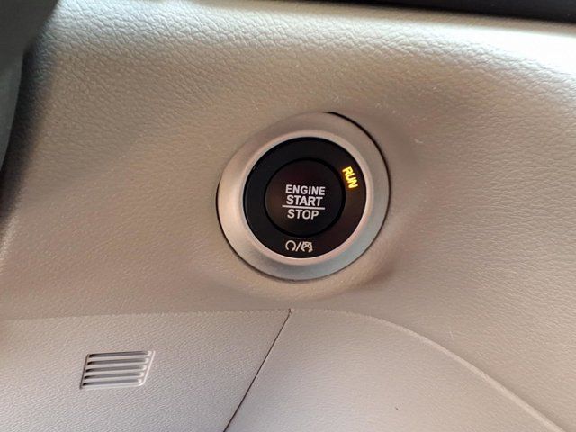 Used 2023 Chrysler Pacifica - photo 19