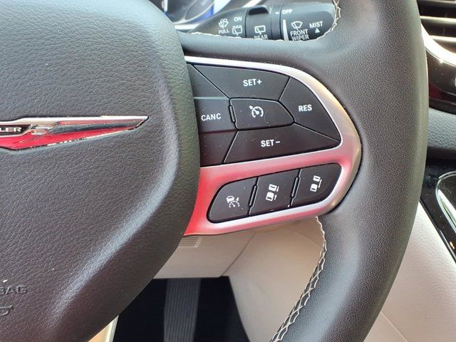 Used 2023 Chrysler Pacifica - photo 21