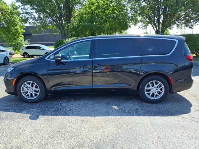 Used 2023 Chrysler Pacifica - photo 6