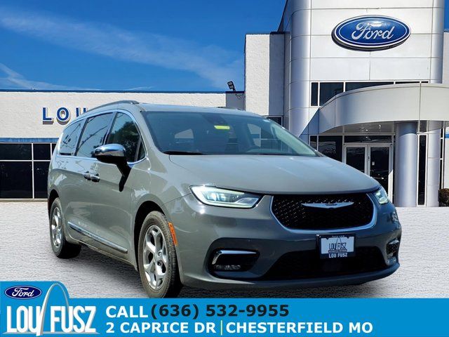 Used 2023 Chrysler Pacifica - photo 1